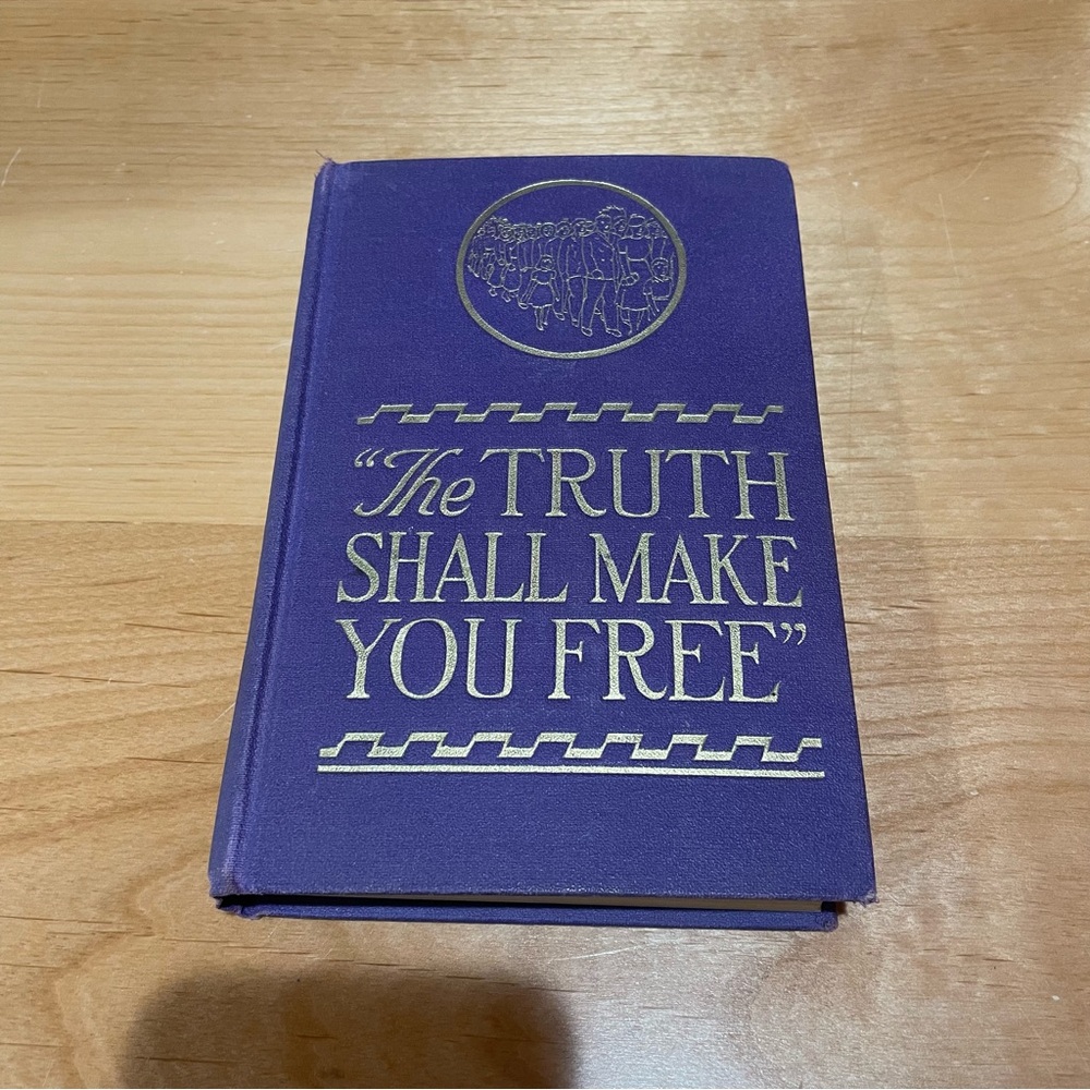 First Edition 1943 The Truth Shall Make You Free Watchtower Jehovah’s Witnesses